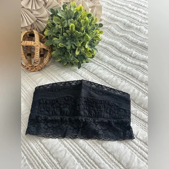 Free People Intimately Scallop Lace Bandeau in Black Size XS - Picture 5 of 14